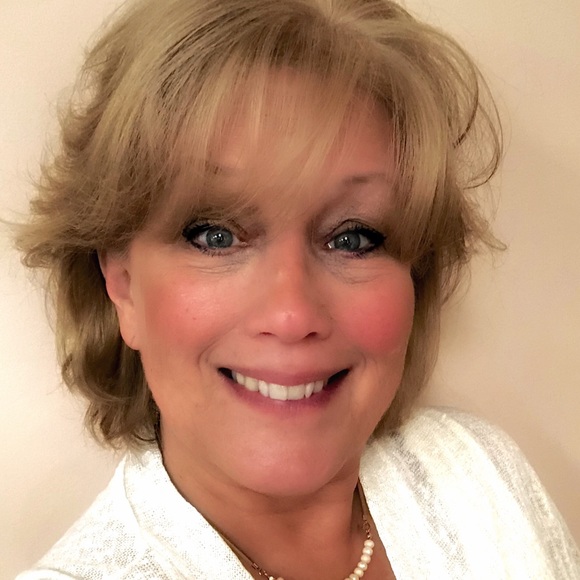 Meet your Posher, Donna - Picture 1 of 1